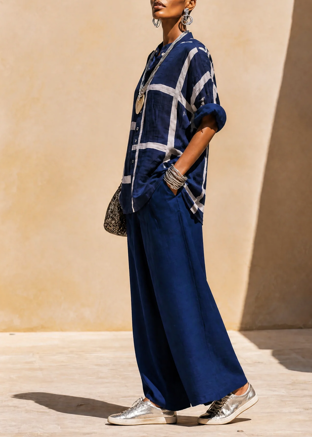 Completo di Camicia Larga Blu Navy e Pantaloni Casual