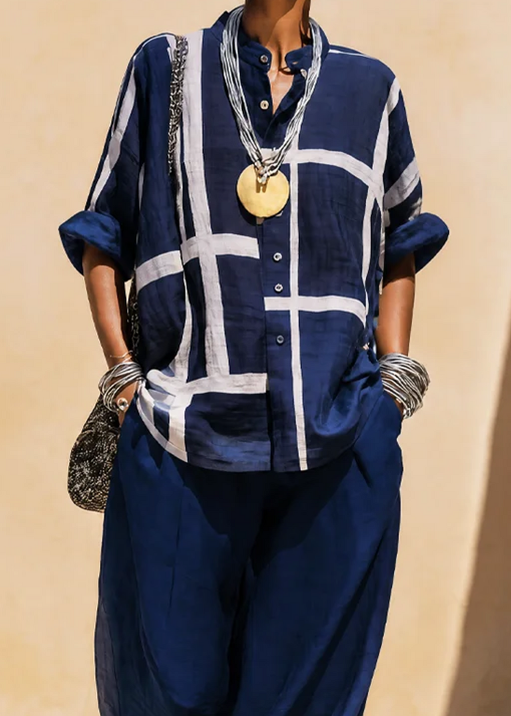 Completo di Camicia Larga Blu Navy e Pantaloni Casual