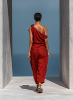 Set Due Pezzi Rosso da Donna: Top Asimmetrico a Spalla Scoperta (Senza Sciarpa) & Pantaloni a Gamba Larga con Tasche MDZ2201D4T