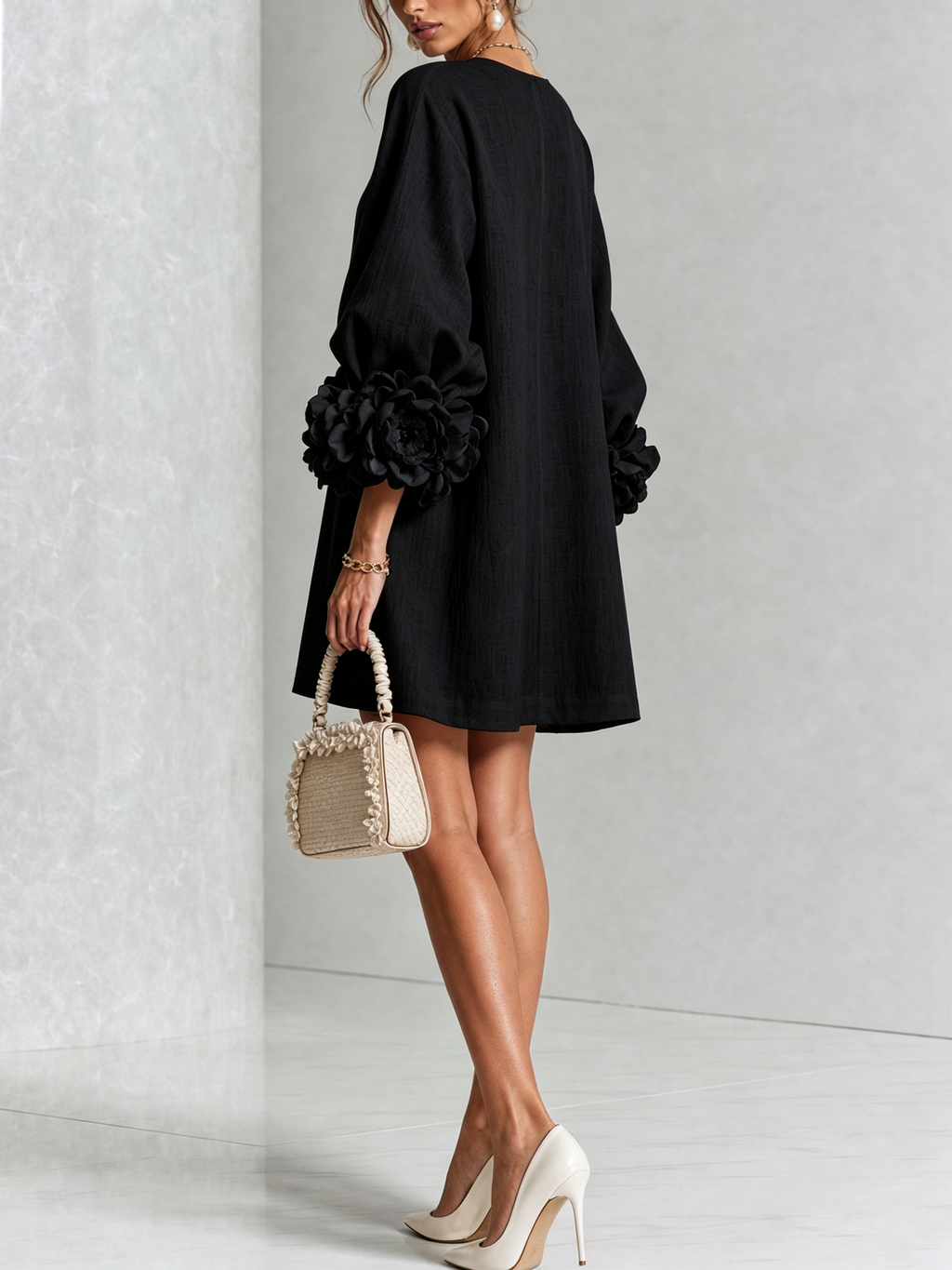 Camilla | Mini Abito in Misto Lino con Polsini a Rosa, Bianco