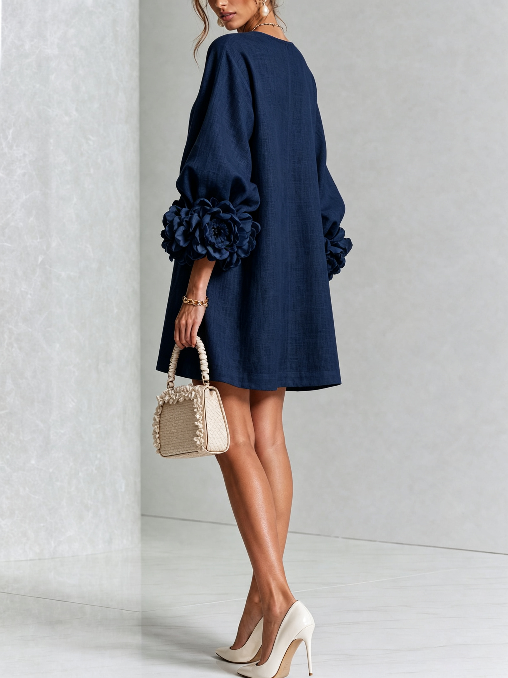 Camilla | Mini Abito in Misto Lino con Polsini a Rosa, Bianco