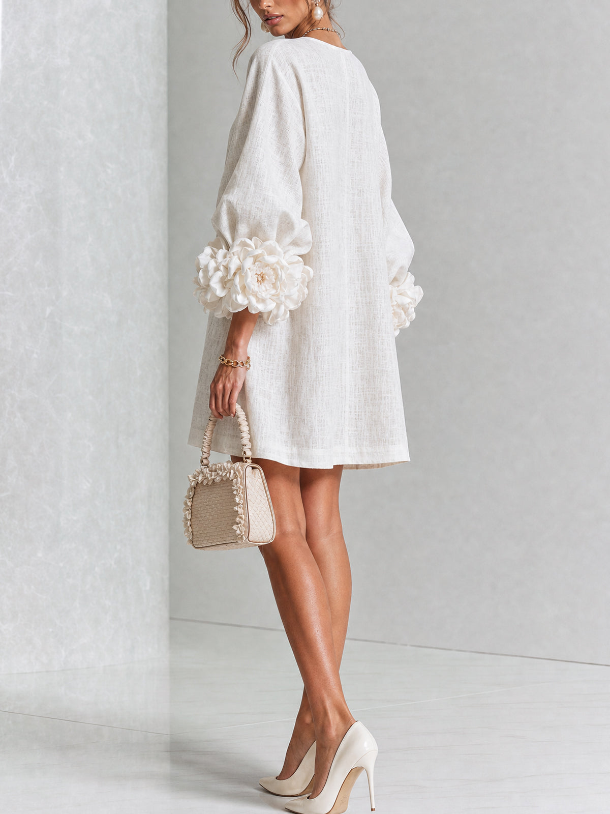 Camilla | Mini Abito in Misto Lino con Polsini a Rosa, Bianco