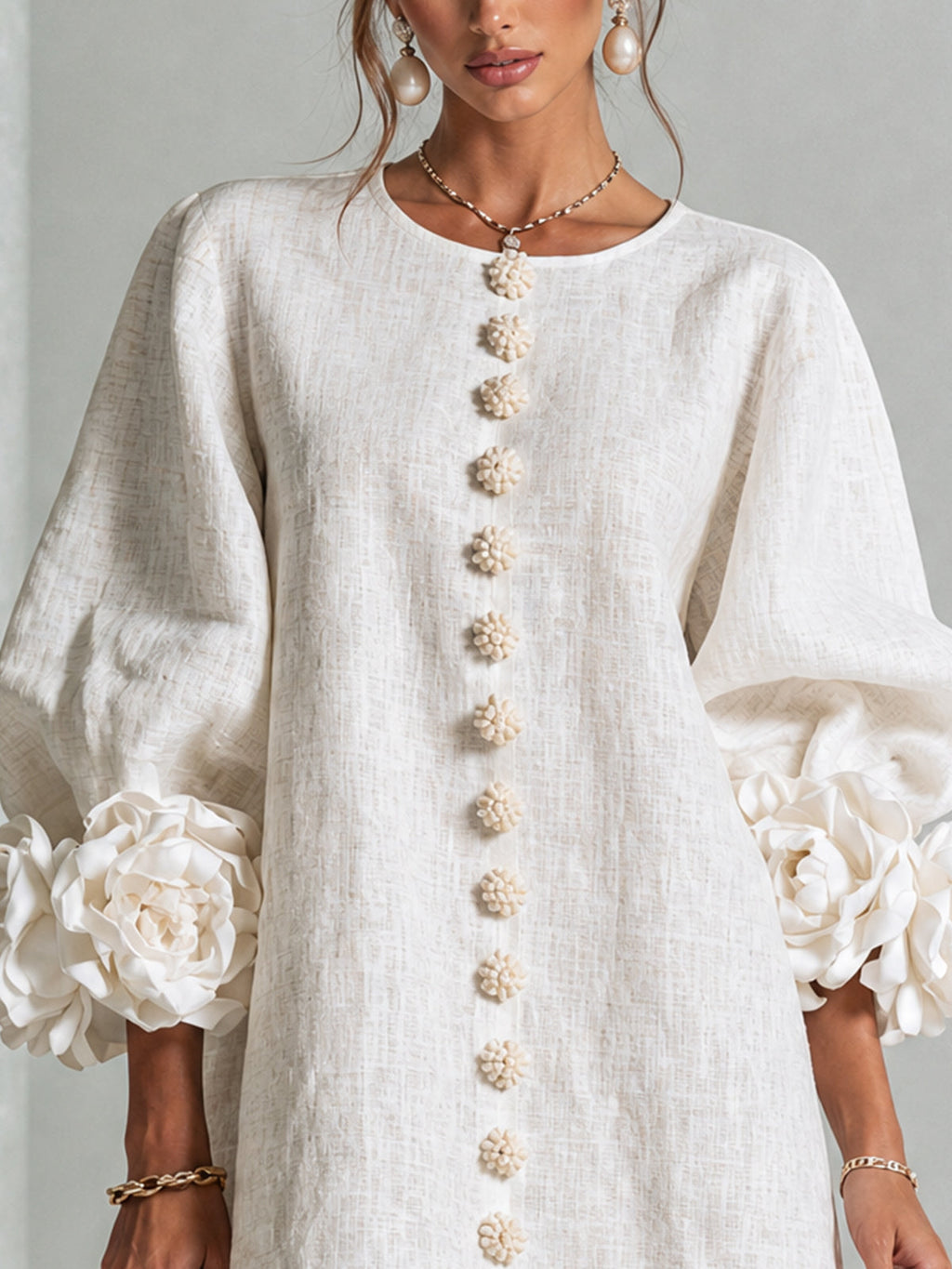 Camilla | Mini Abito in Misto Lino con Polsini a Rosa, Bianco
