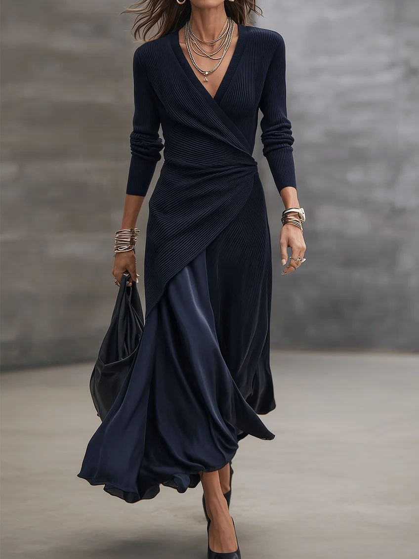 Abito Maxi Asimmetrico con Scollatura a V e Pannelli in Raso Blu Navy